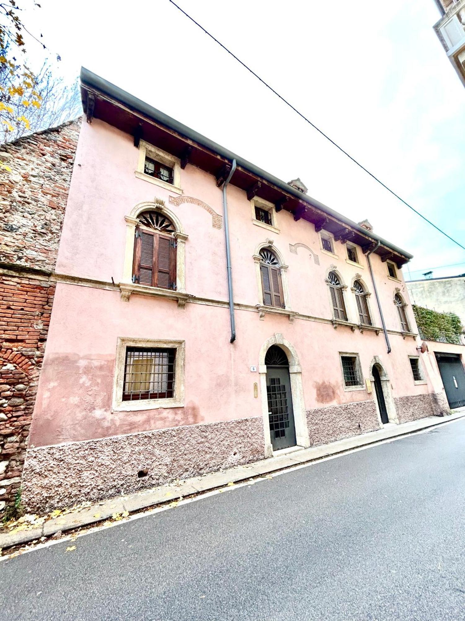 Rosso Verona Suite-Free Parking — Photos 1